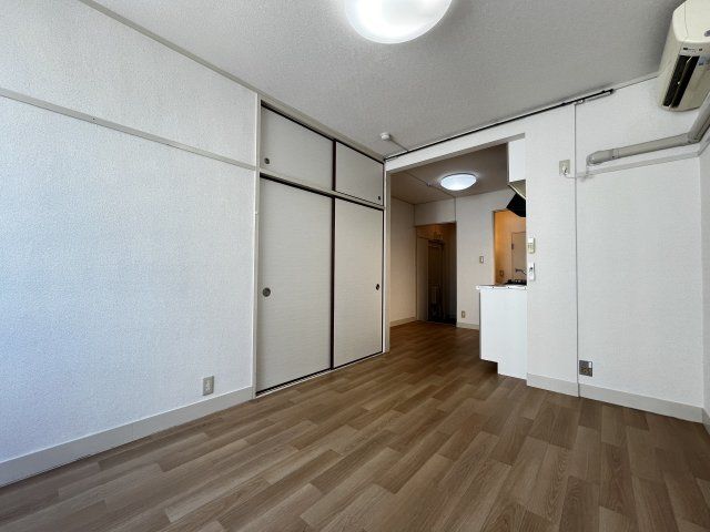 ベッドルーム
