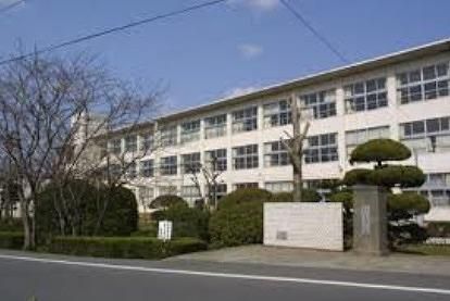遠賀町立島門小学校(950m)