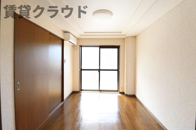 ベッドルーム