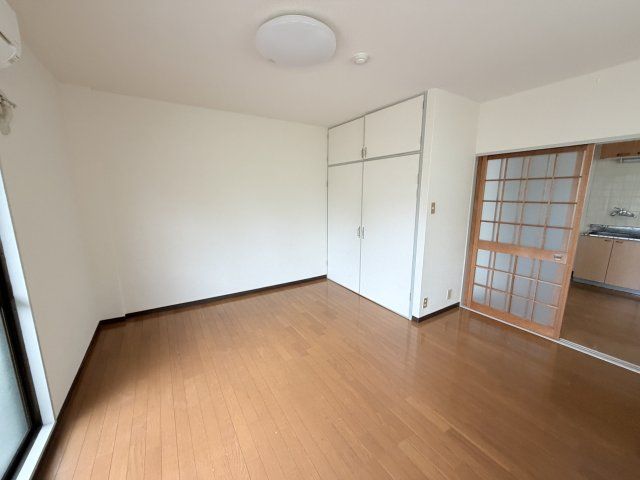 ベッドルーム