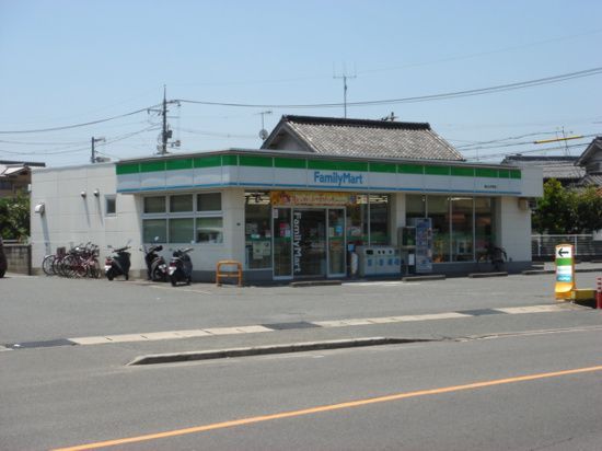 近くに施設あり
