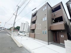 REGALESTピースハート折尾の外観画像