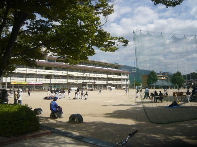 近くに施設あり