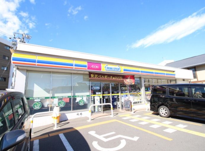 ミニストップ 富士見鶴瀬東店(コンビニ)まで160m