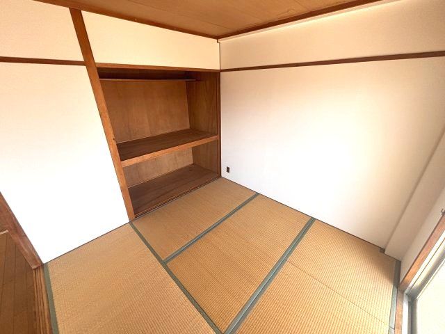 ベッドルーム