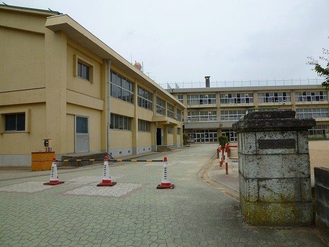 野村小学校まで500m