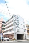 井上マンションの外観