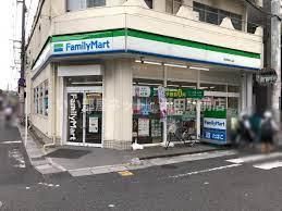 ファミリーマート草津駅東口店(コンビニ)まで147m