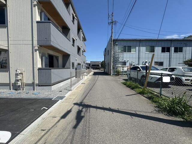 近くに施設あり