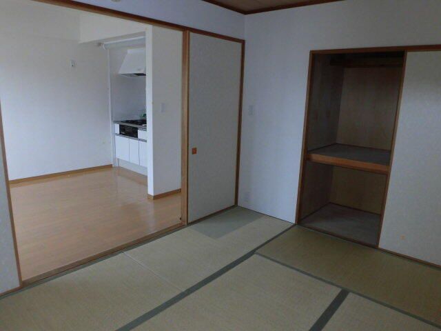 ベッドルーム