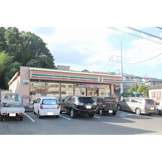 コンビニ「セブンイレブン秦野南矢名店まで1373m」
