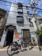 ツインイーストの外観画像