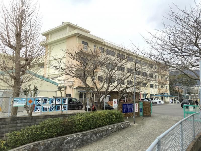 松ヶ江中学校(850m)