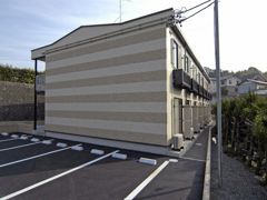 レオパレスオレンジコートの外観画像