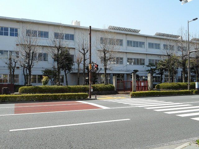 福島小学校まで1300m