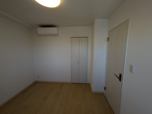 ベッドルーム