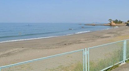 秋谷海岸まで480m