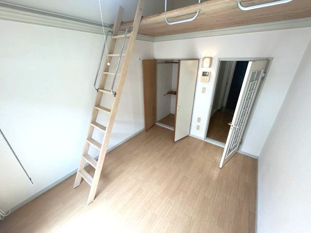 ベッドルーム