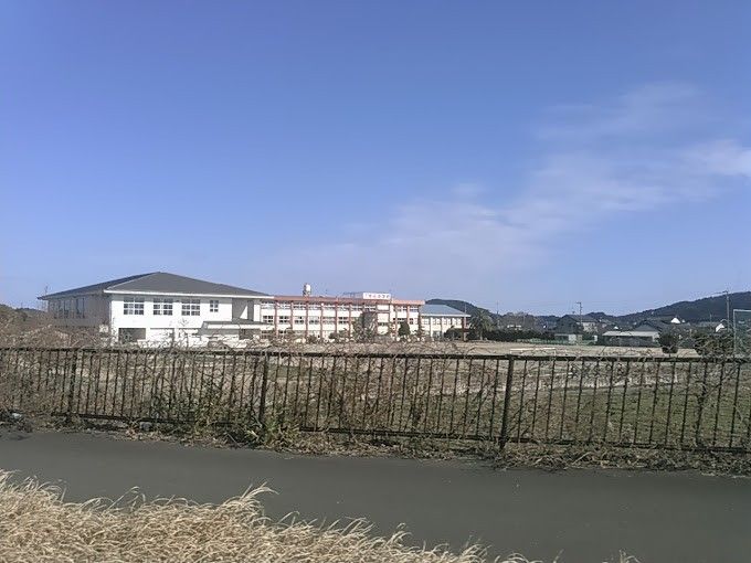 今元中学校(1800m)