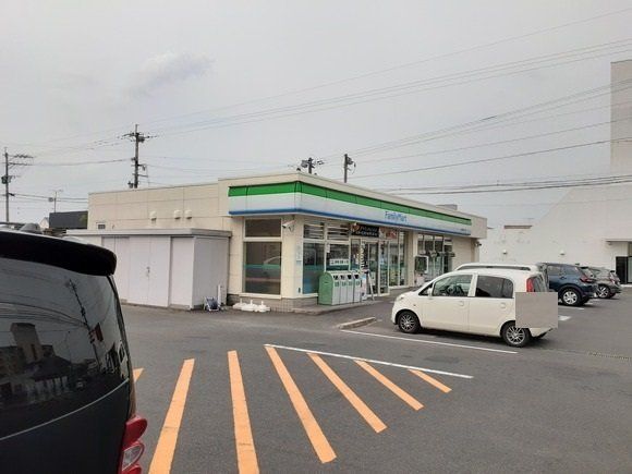 ファミリーマート鹿屋寿四丁目店まで550m