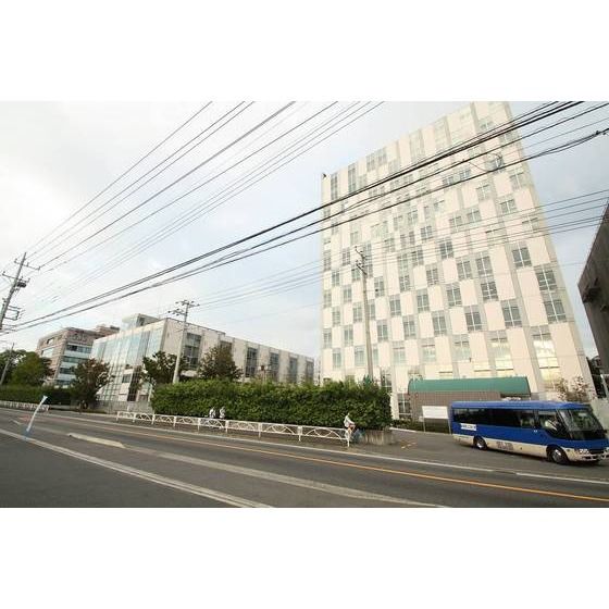 大学「私立神奈川工科大学まで3200m」