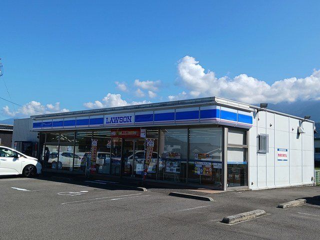 ローソン新居浜滝の宮町店まで800m