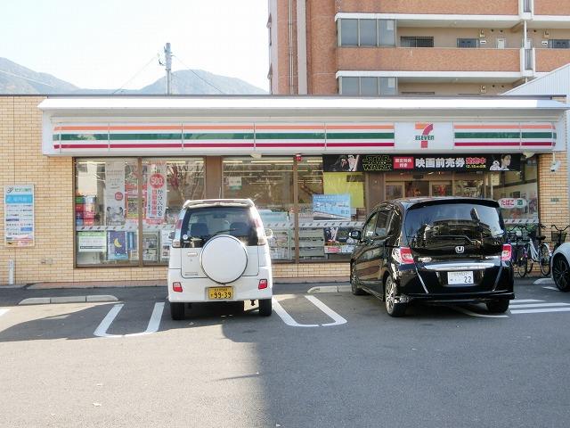 セブン‐イレブン／小倉三郎丸店(223m)