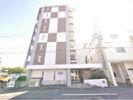 コンドミニアム穴生駅前の外観