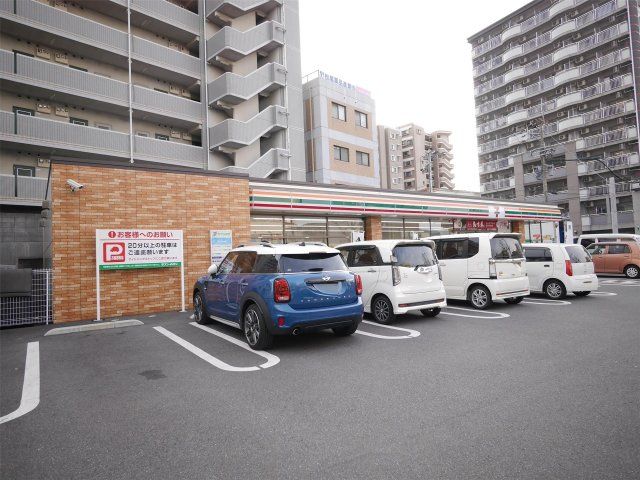 セブンイレブン八幡西本町4丁目店(260m)