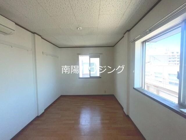 ベッドルーム