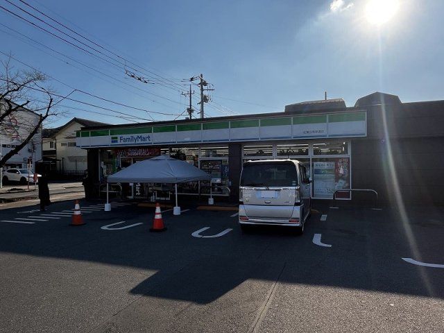 近くに施設あり