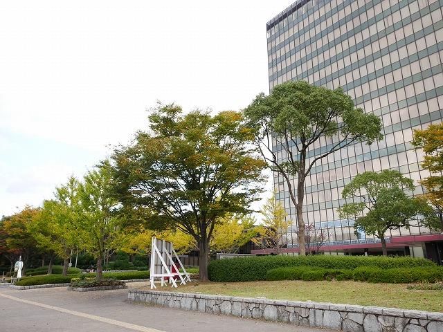北九州市役所内郵便局 (493m)