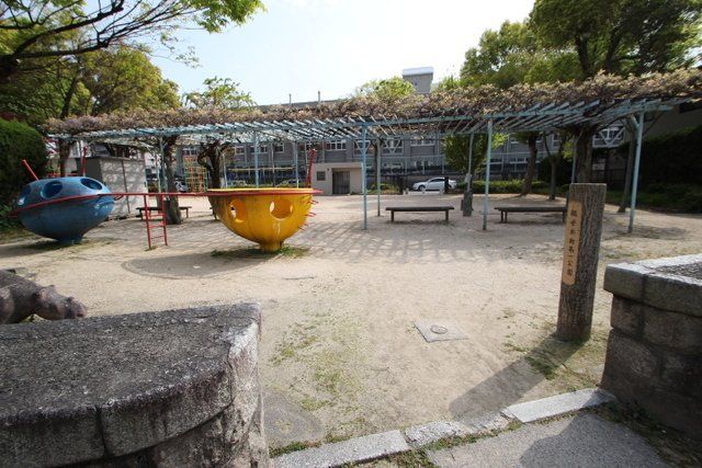 近くに施設あり