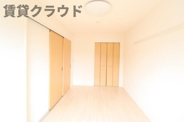ベッドルーム