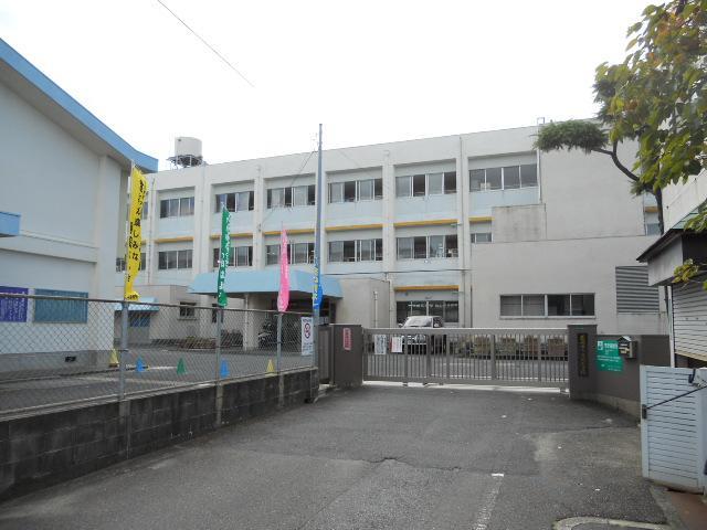 浅川小学校(650m)