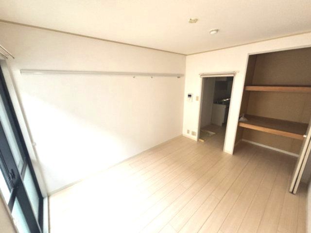 ベッドルーム