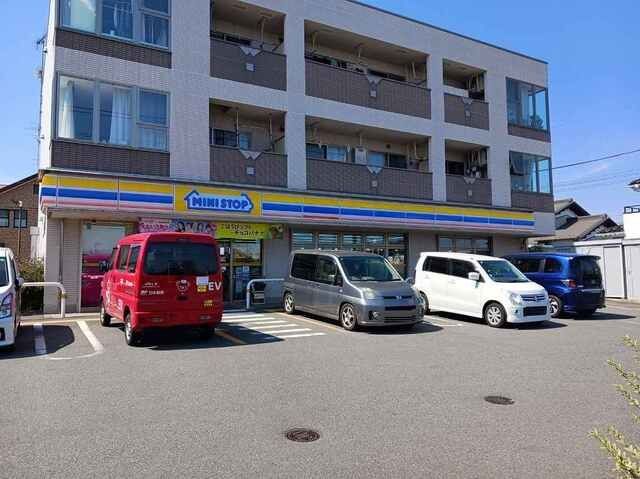 ミニストップまで180m