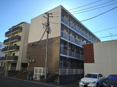 レオパレスヒューゲル参番館の外観画像
