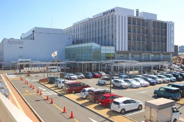病院「厚木市立病院まで650m」