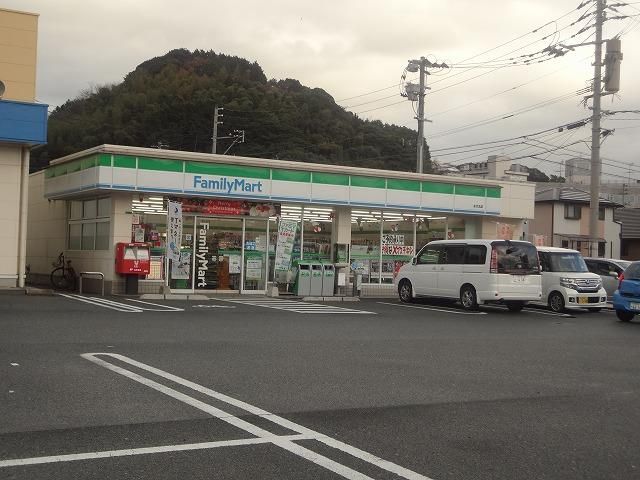 ファミリーマート/永犬丸店 (157m)