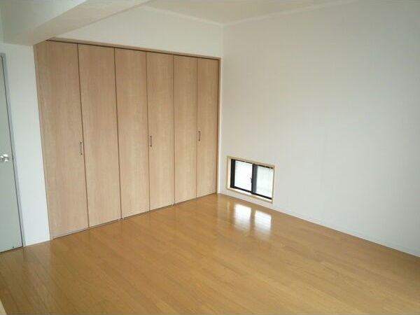 ベッドルーム