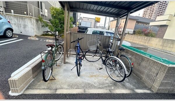 近くに施設あり