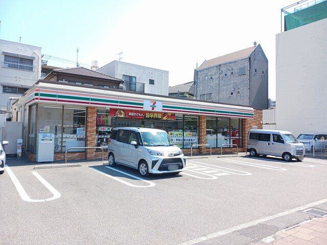 セブンイレブンまで240m