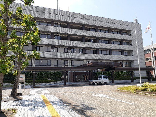 南砺市役所まで1200m