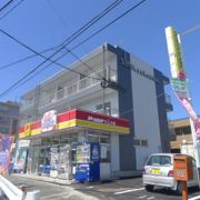 スリム九工大前の外観画像