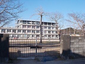 草川小学校まで500m