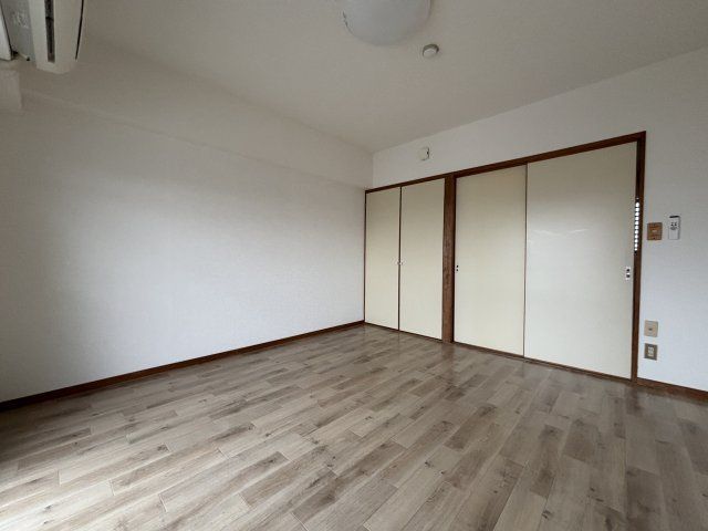 ベッドルーム