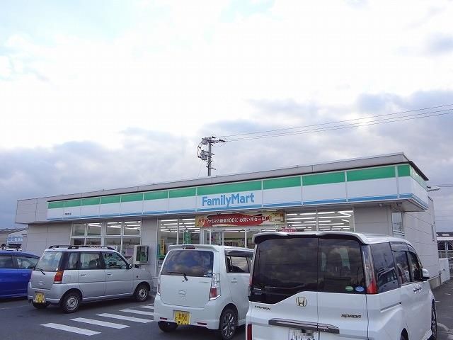ファミリーマート/中間垣生店 (850m)