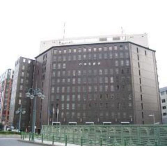 役所「中央区役所まで812m」