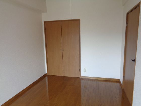ベッドルーム